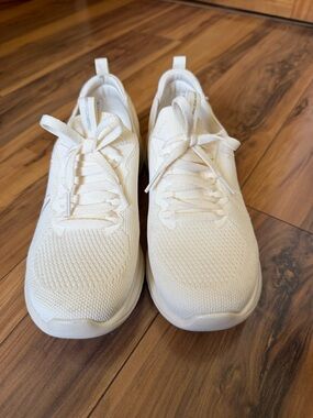 Skechers women’s Cream Knit Memory Foam Sneakers
